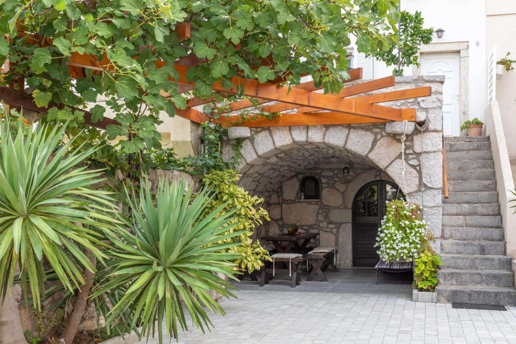 Guest House Otto Punat Exterior photo