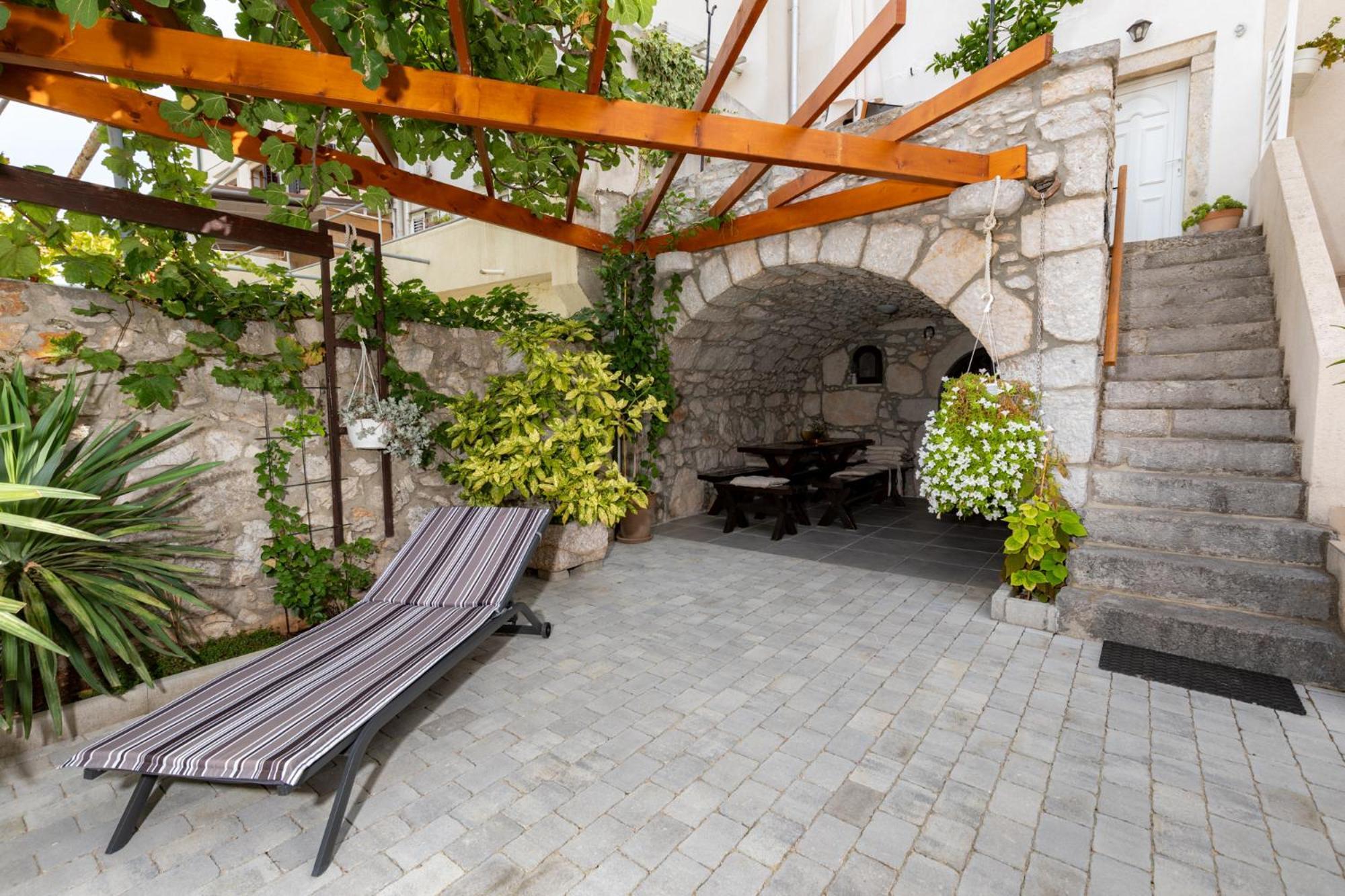 Guest House Otto Punat Exterior photo
