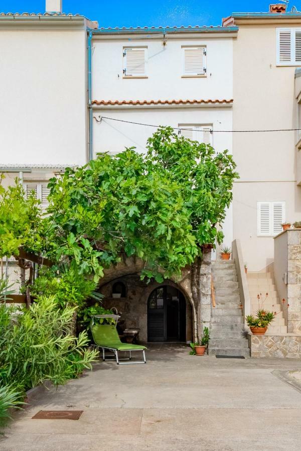 Guest House Otto Punat Exterior photo